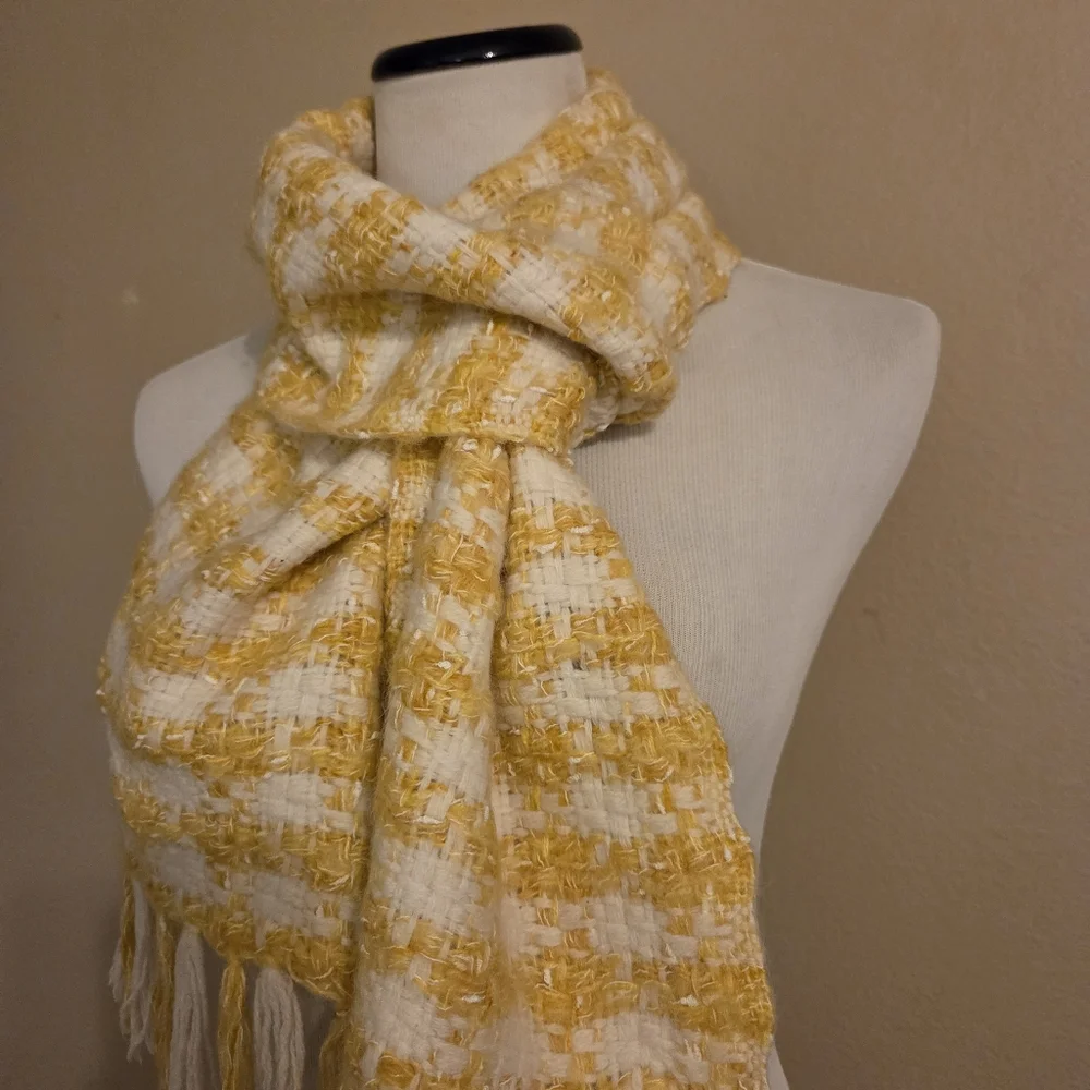 BANANA REPUBLIC Vintage Yellow Off White Lambswool Fringed‎ Check Scarf Women's